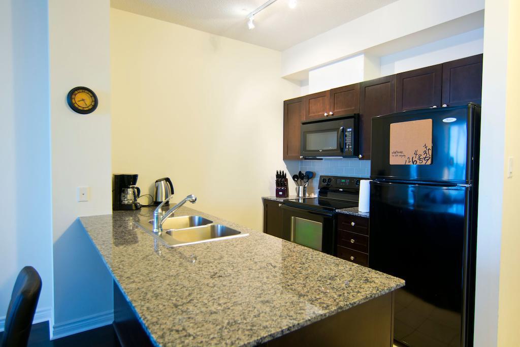Maplewood Furnished Suites Mississauga Exterior photo