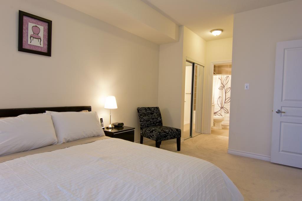 Maplewood Furnished Suites Mississauga Exterior photo
